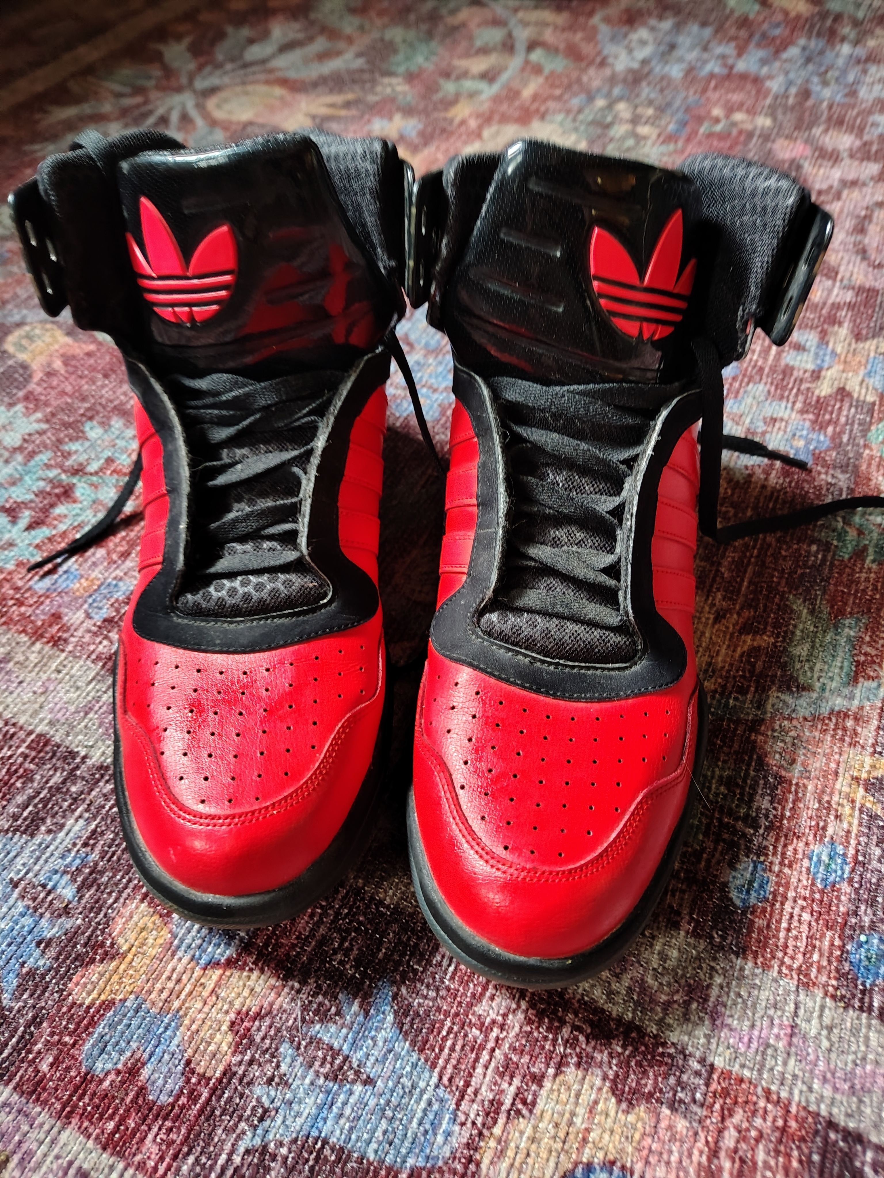 Retro Style Adidas Tech Street Mid